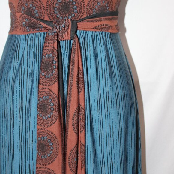 BCBGMaxAzria Cap Sleeve V-Neck Dress w/Matching Trim - Picture 15 of 16